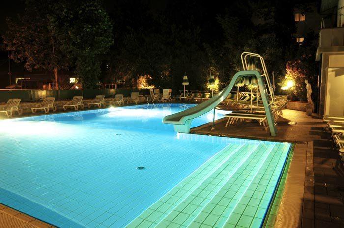 Hotel Giamaika Чезенатико Экстерьер фото