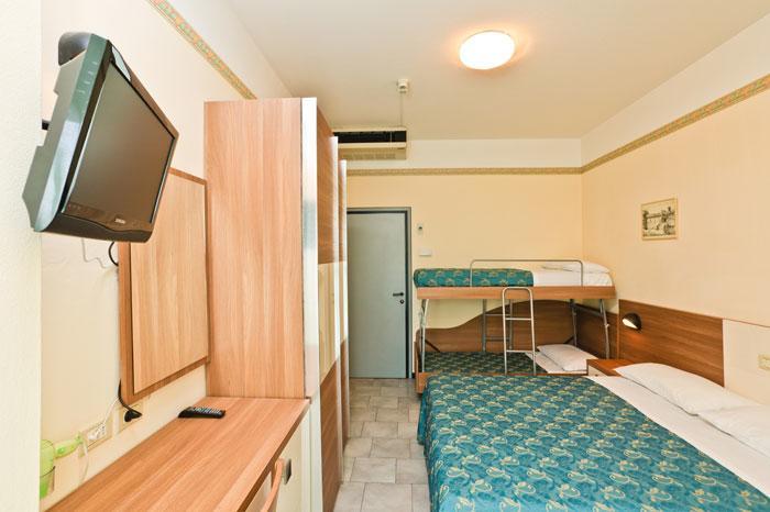 Hotel Giamaika Чезенатико Экстерьер фото